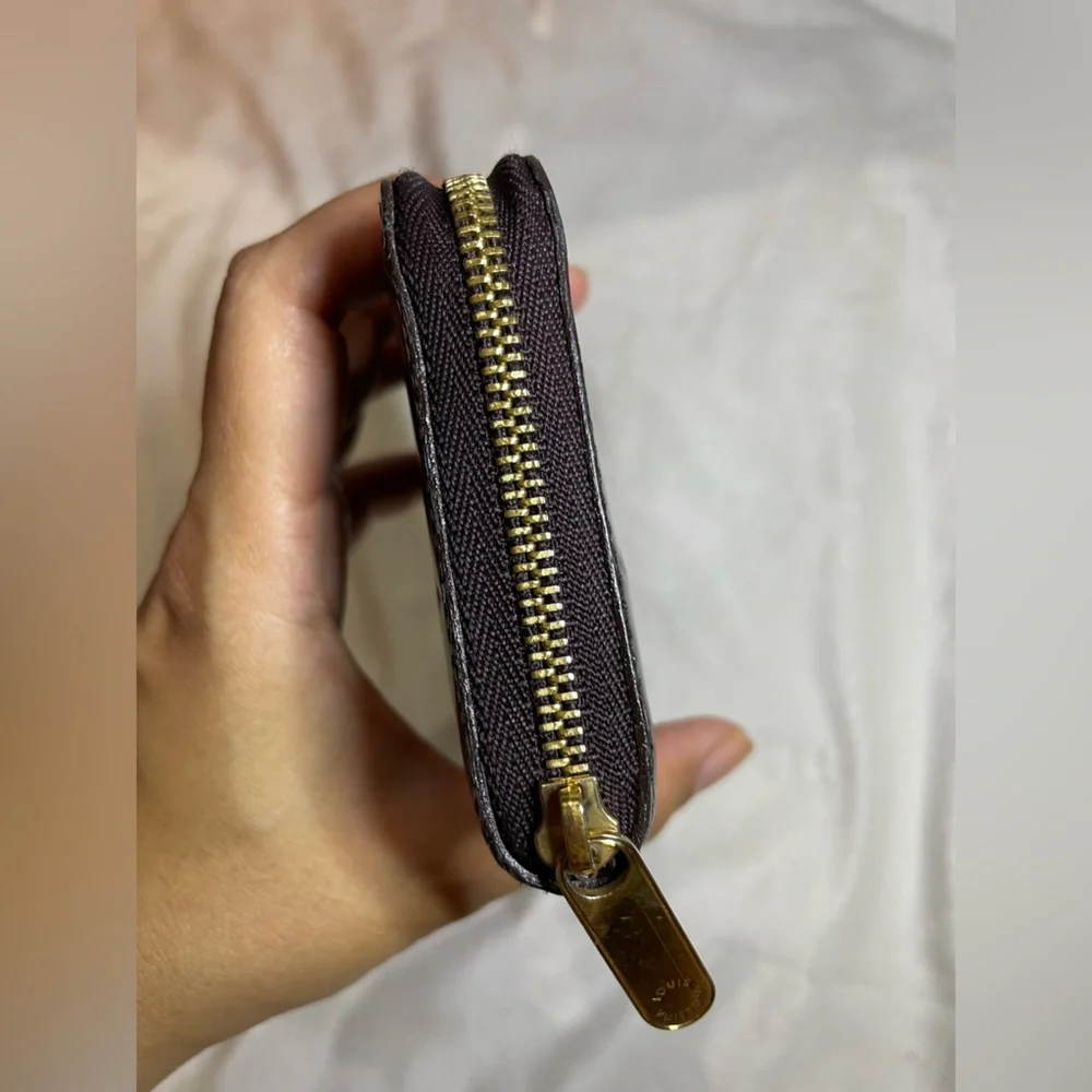 Louis Vuitton Vernis dark purple zippy card holder 💜 - Picture 9 of 10